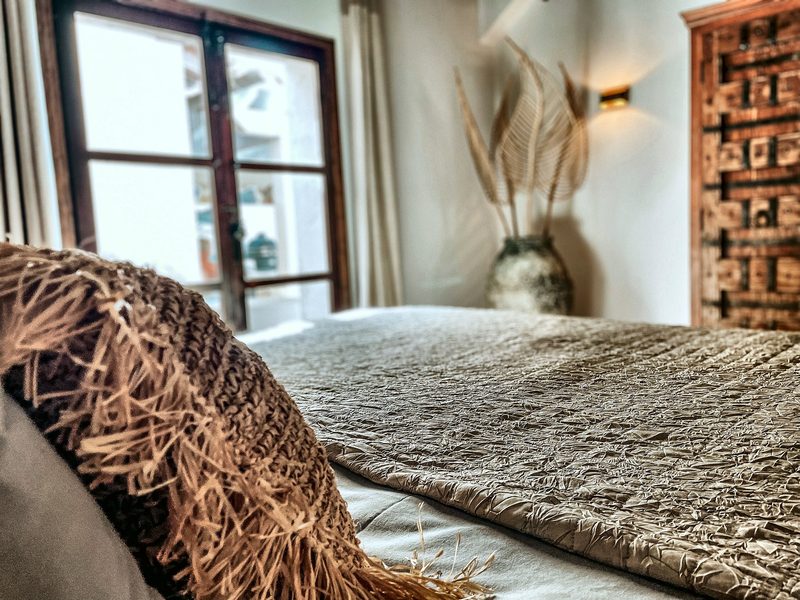 Slaapkamer van Oleander in warm avondlicht